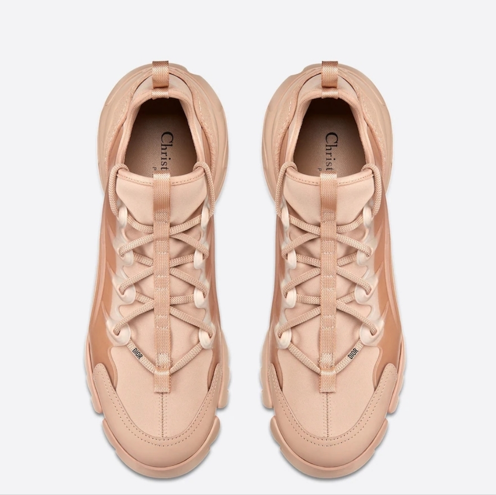 D connect sneaker size 40